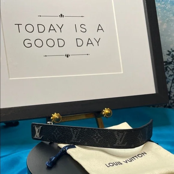 Louis Vuitton Black on Black Leather Bracelet with LV Signature Logo Unisex New - Picture 12 of 13